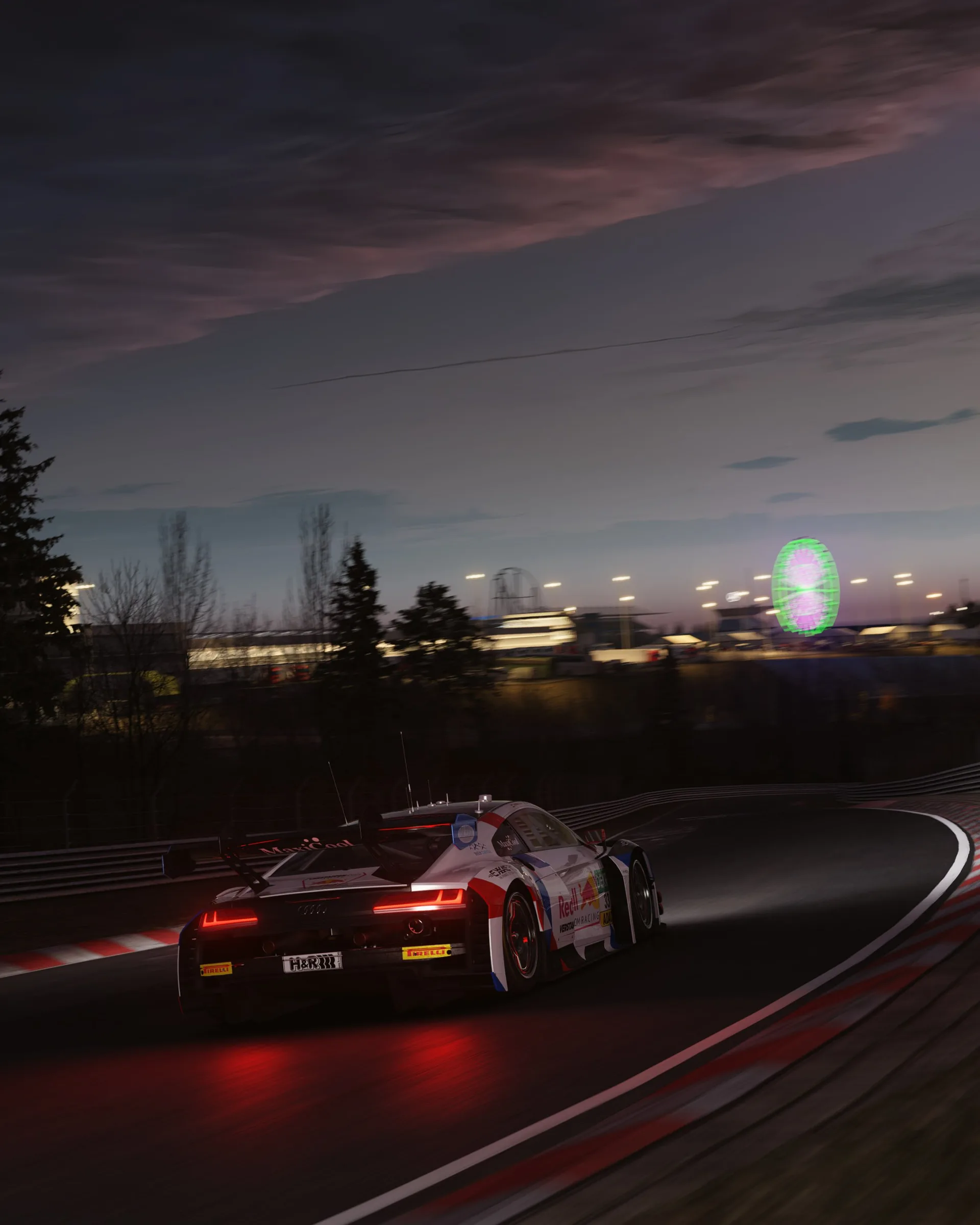 Audi R8 на Нюрбургринге ночью