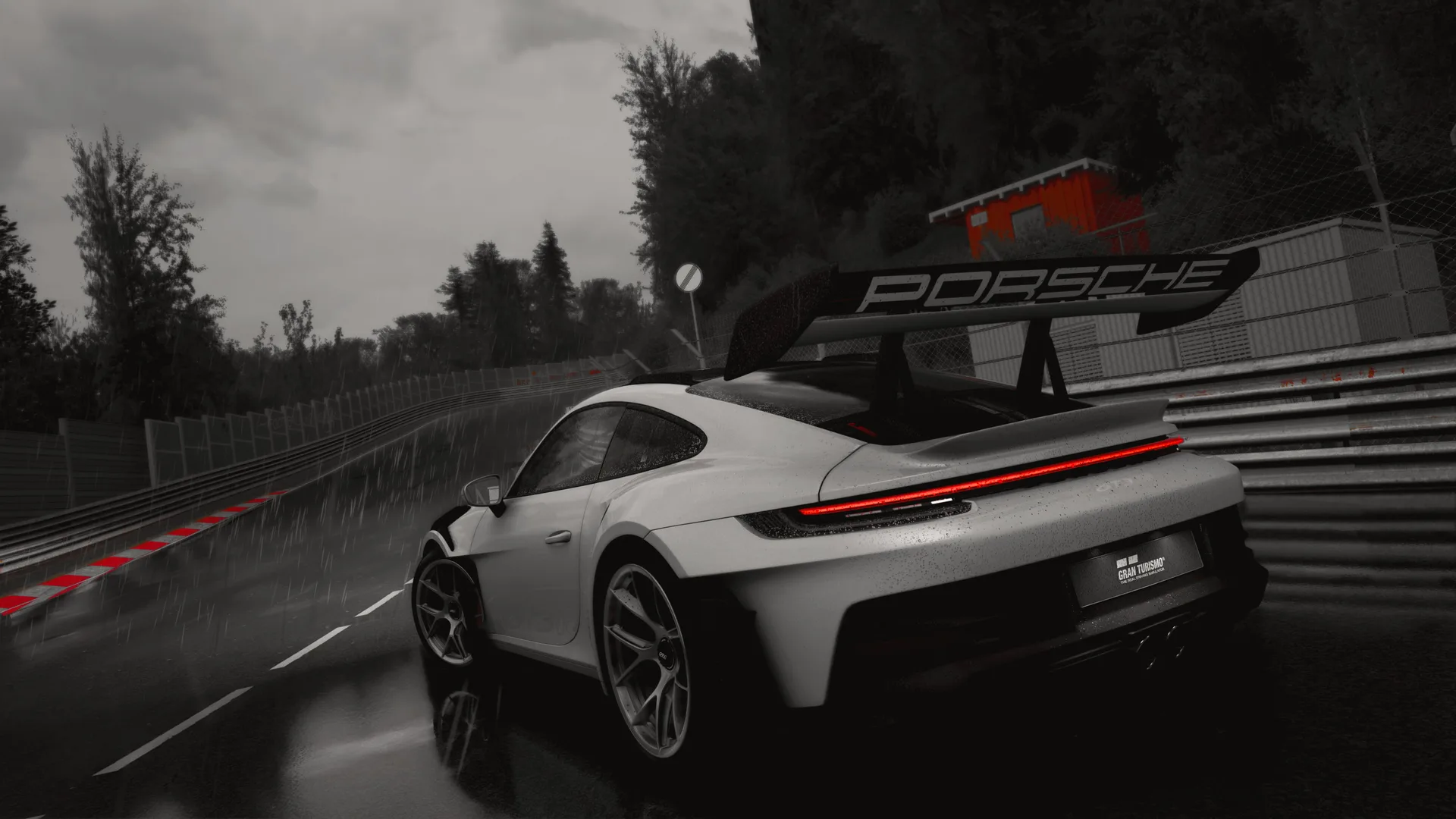Porsche на ночной трассе